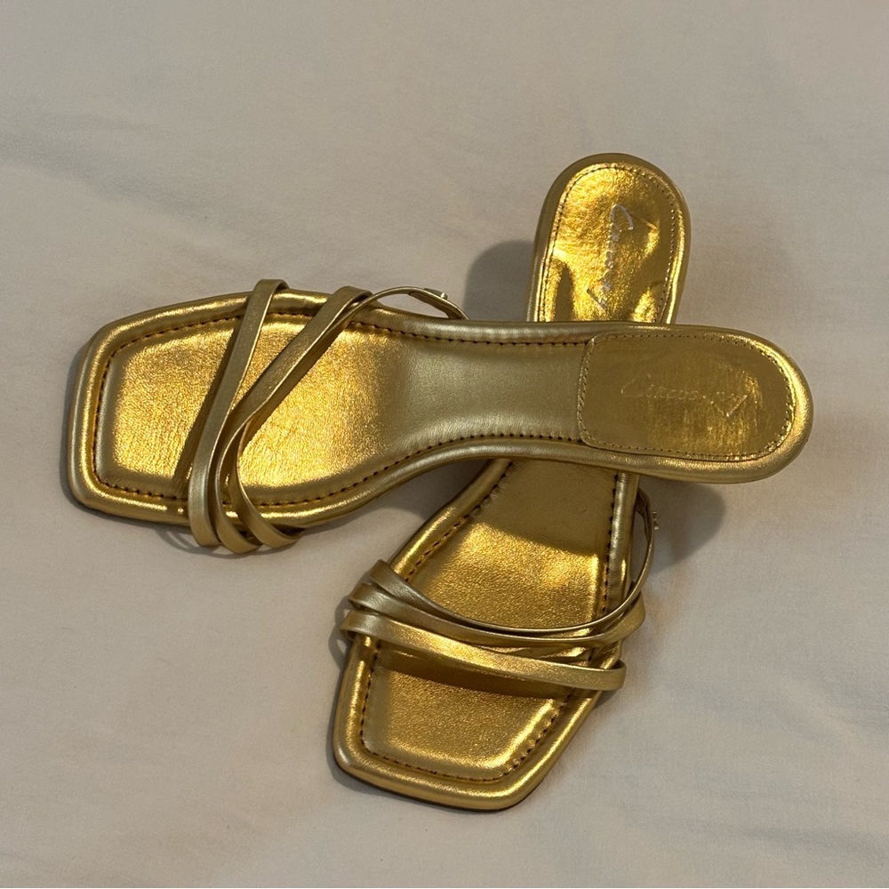 Chic Gold Strappy Sandals